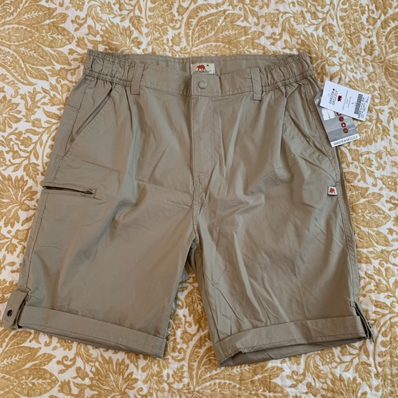 Dakota Grizzly Pants - Dakota Grizzly women’s shorts. NWT